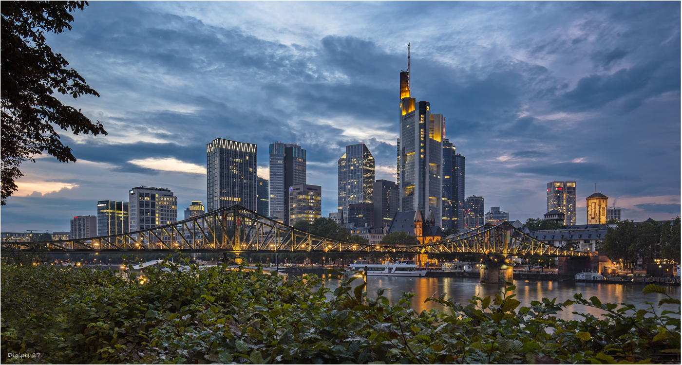 Frankfurt Skyline 2021-04