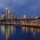 Frankfurt-Skyline am Abend