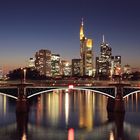 Frankfurt-Skyline am Abend