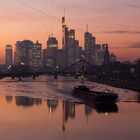 Frankfurt-Skyline am Abend am 10.12.2013