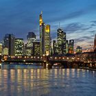 Frankfurt-Skyline am Abend am 24.02.2016