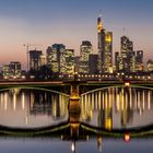 Frankfurt-Skyline am Abend