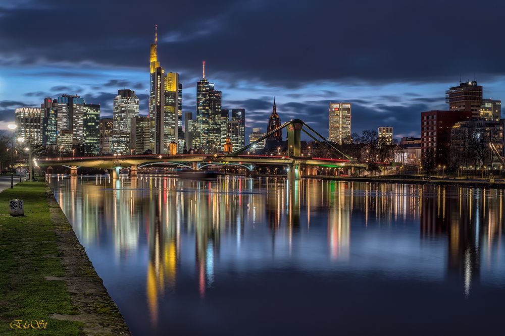 FRANKFURT SKYLINE