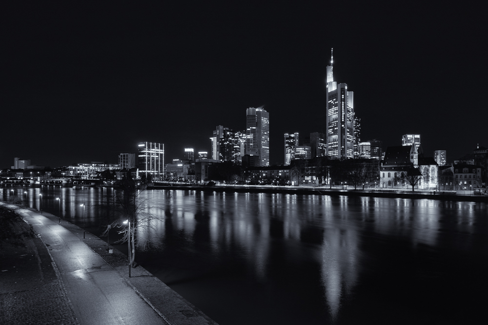 Frankfurt - Skyline bei Nacht