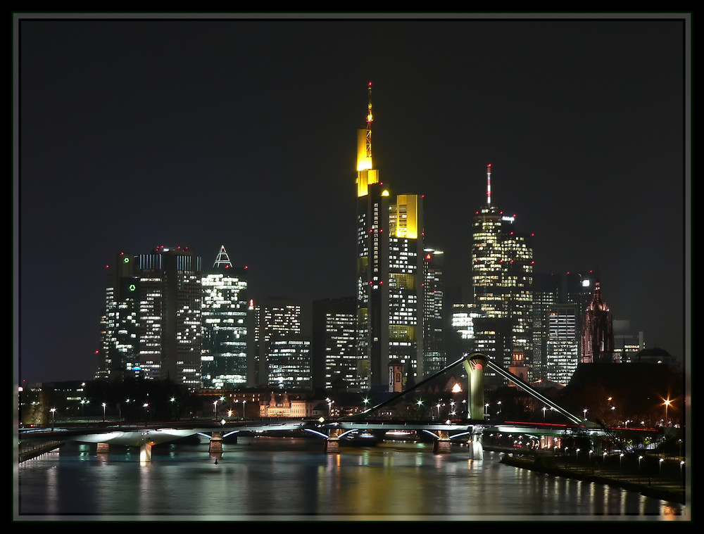 Frankfurt Skyline - Bei Nacht