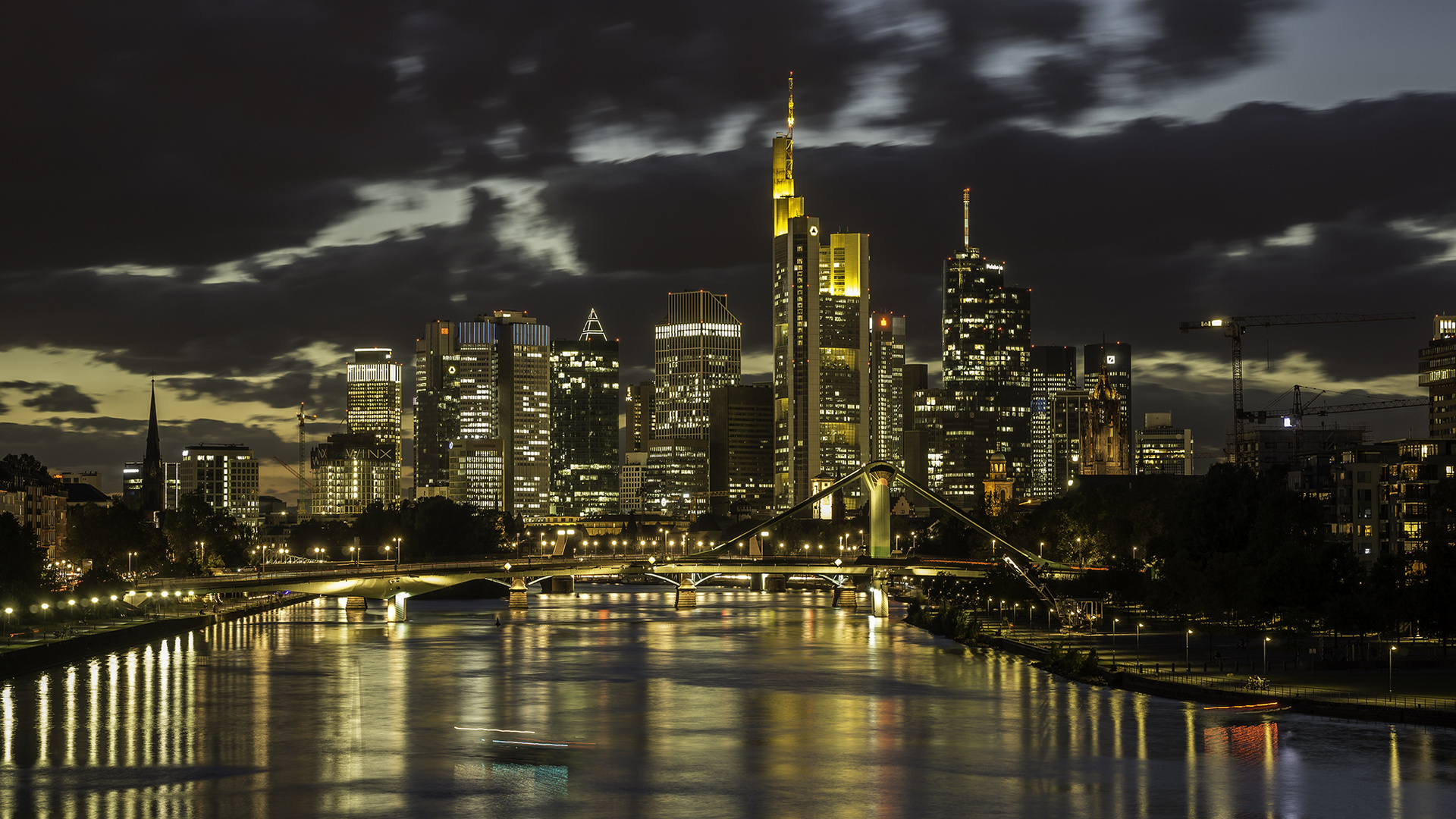 Frankfurt-Skyline bei Nacht Foto & Bild | world, nacht, abend Bilder