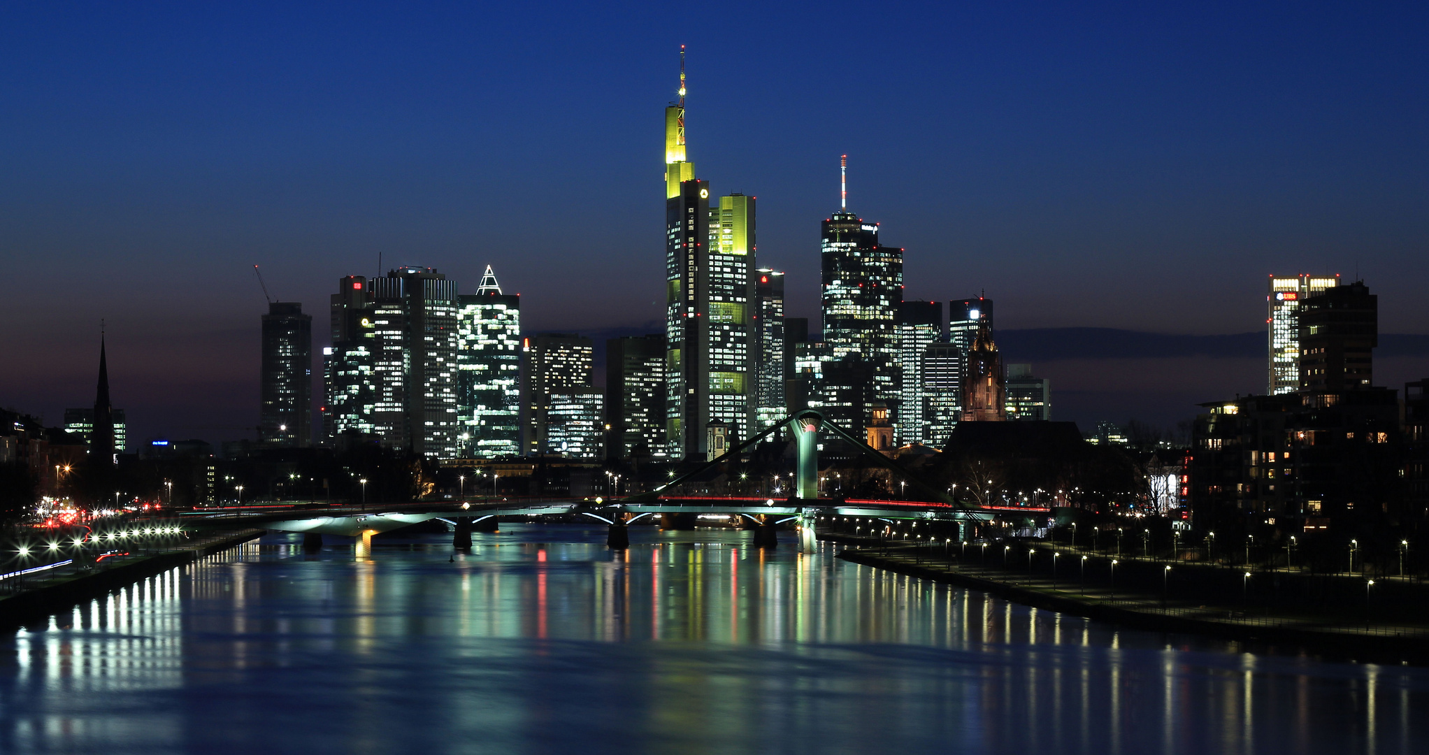 Frankfurt Skyline bei Nacht