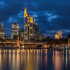 Frankfurt-Skyline bei Nacht am 01.10.2021