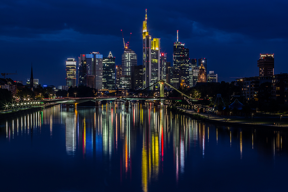 Frankfurt-Skyline bei Nacht am 14.08.2013