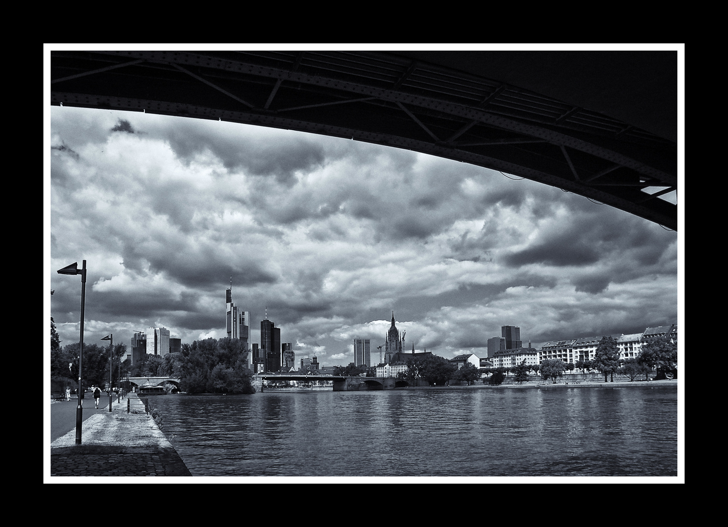 Frankfurt Skyline- Blick .......