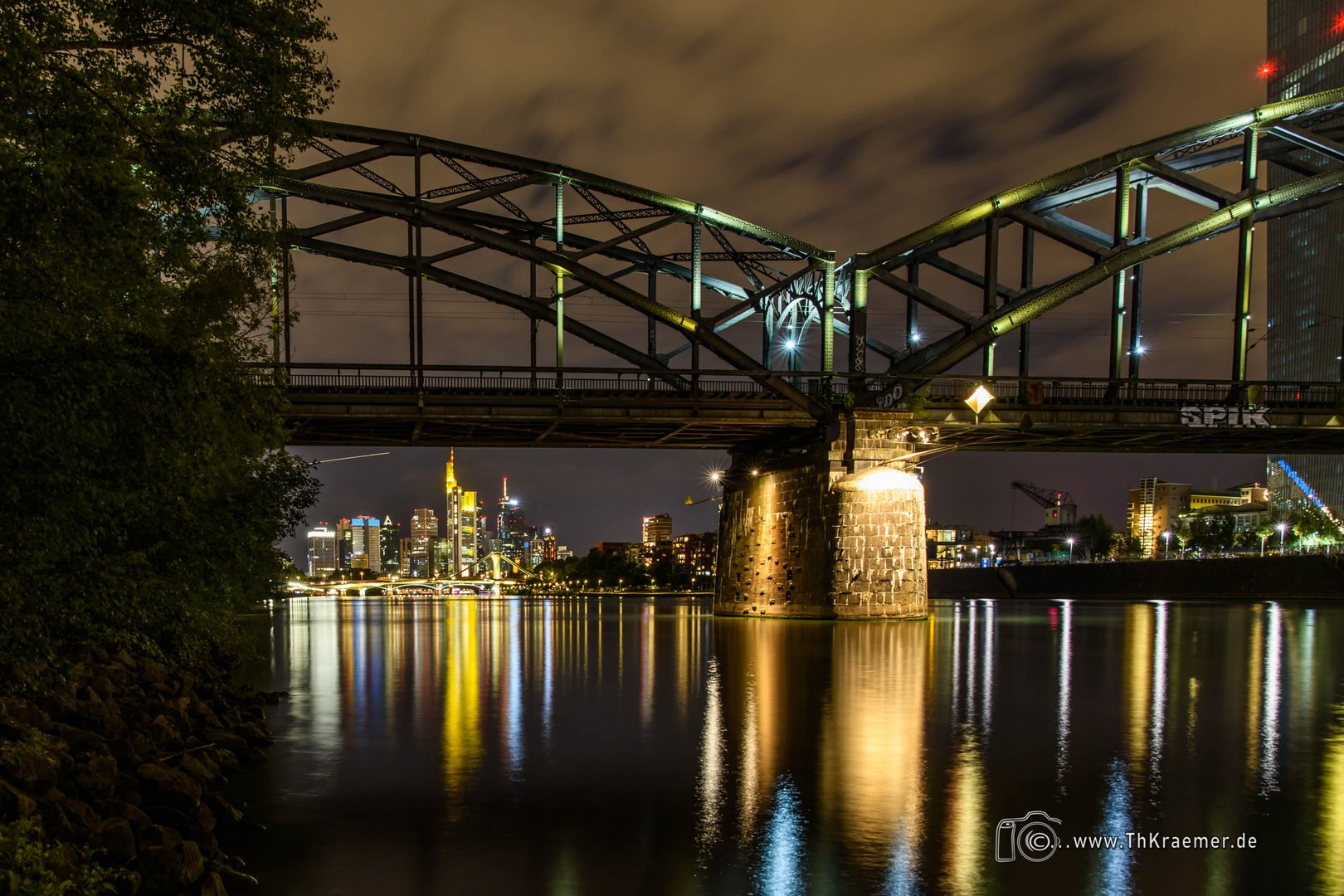 Frankfurt - Skyline - D85_0377