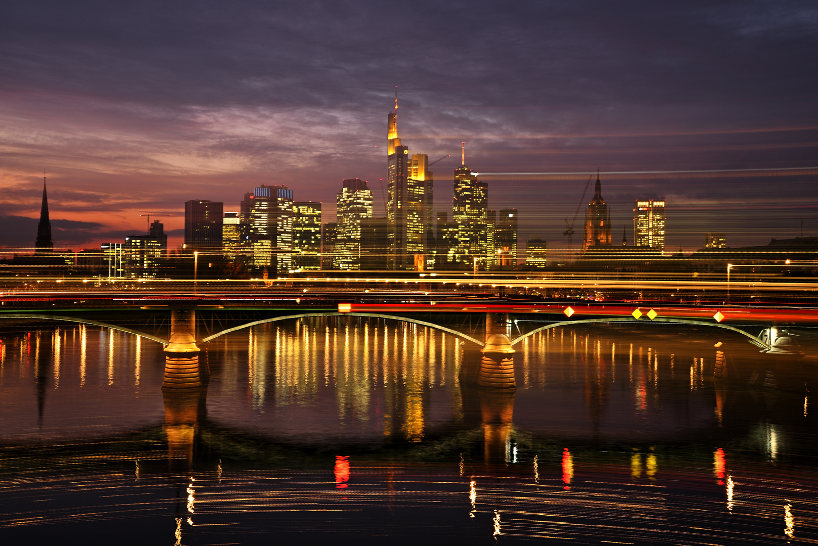 Frankfurt Skyline in Bewegung