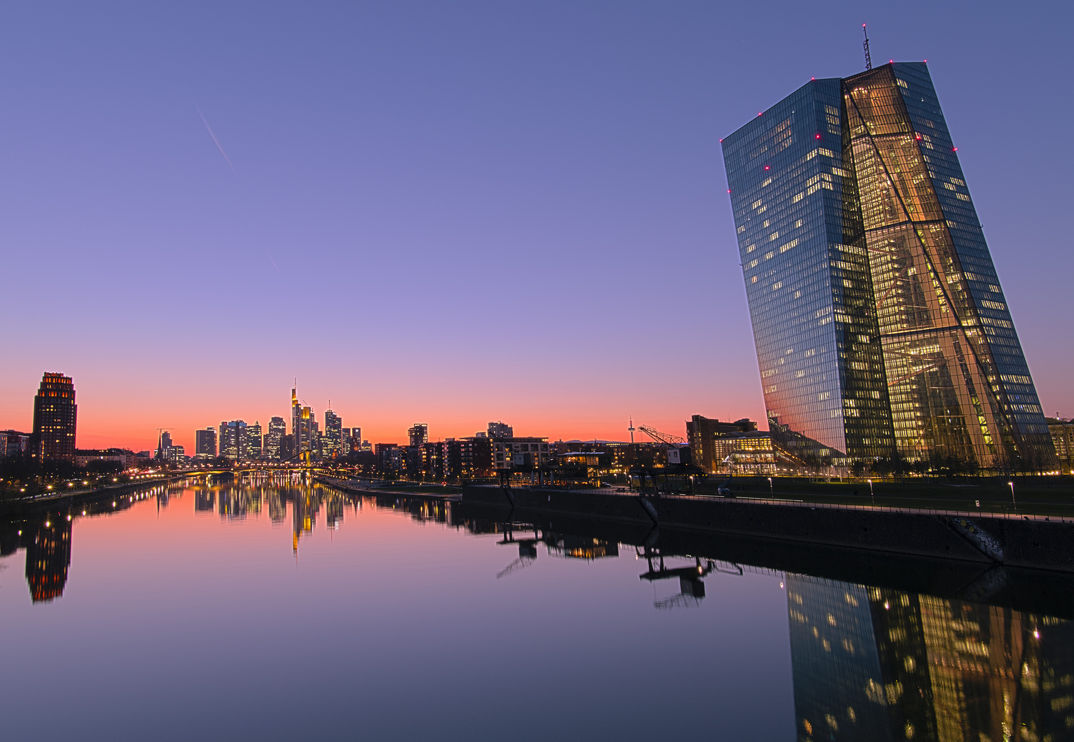 Frankfurt Skyline mit EZB