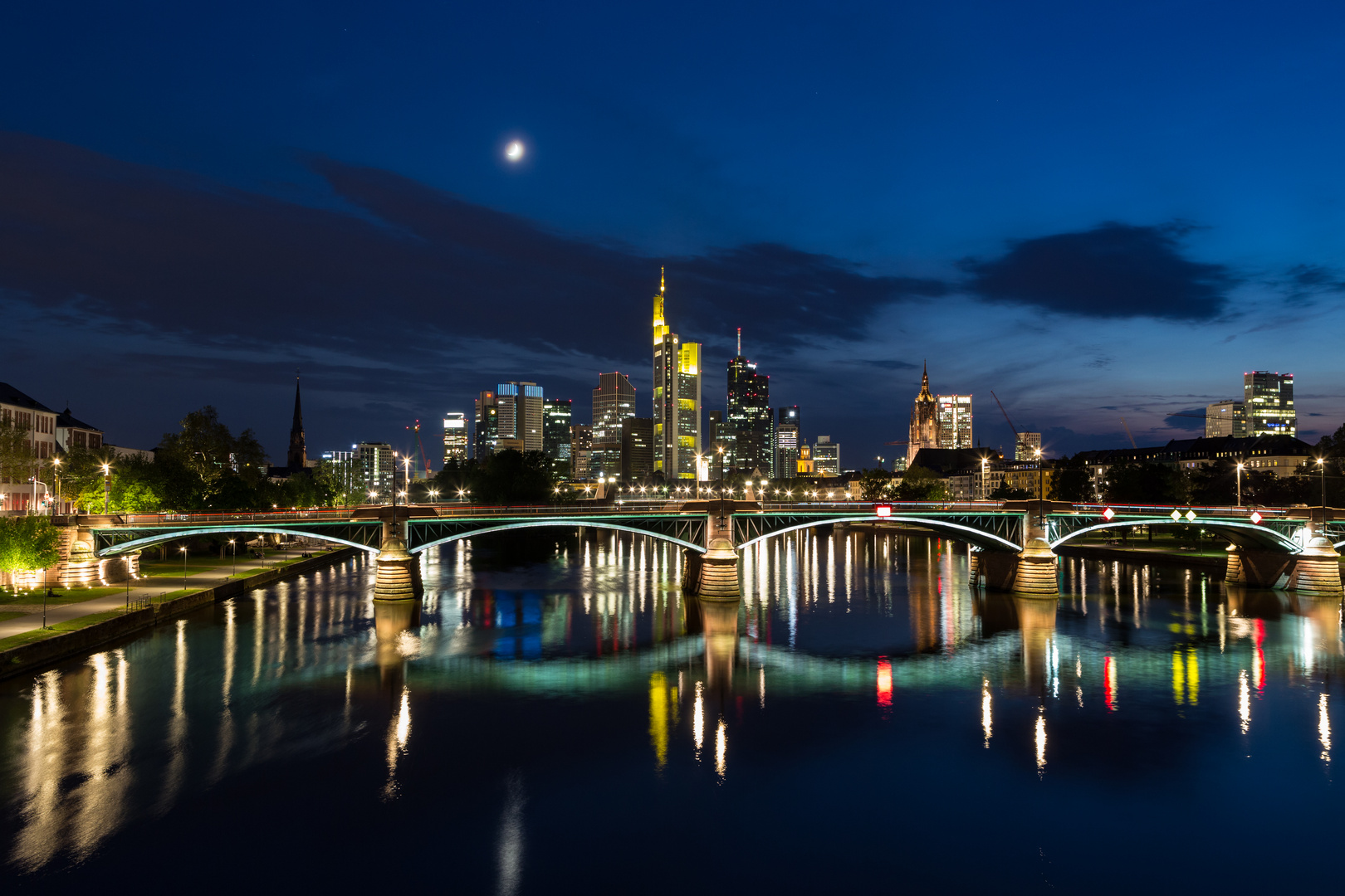 Frankfurt Skyline Moonset II