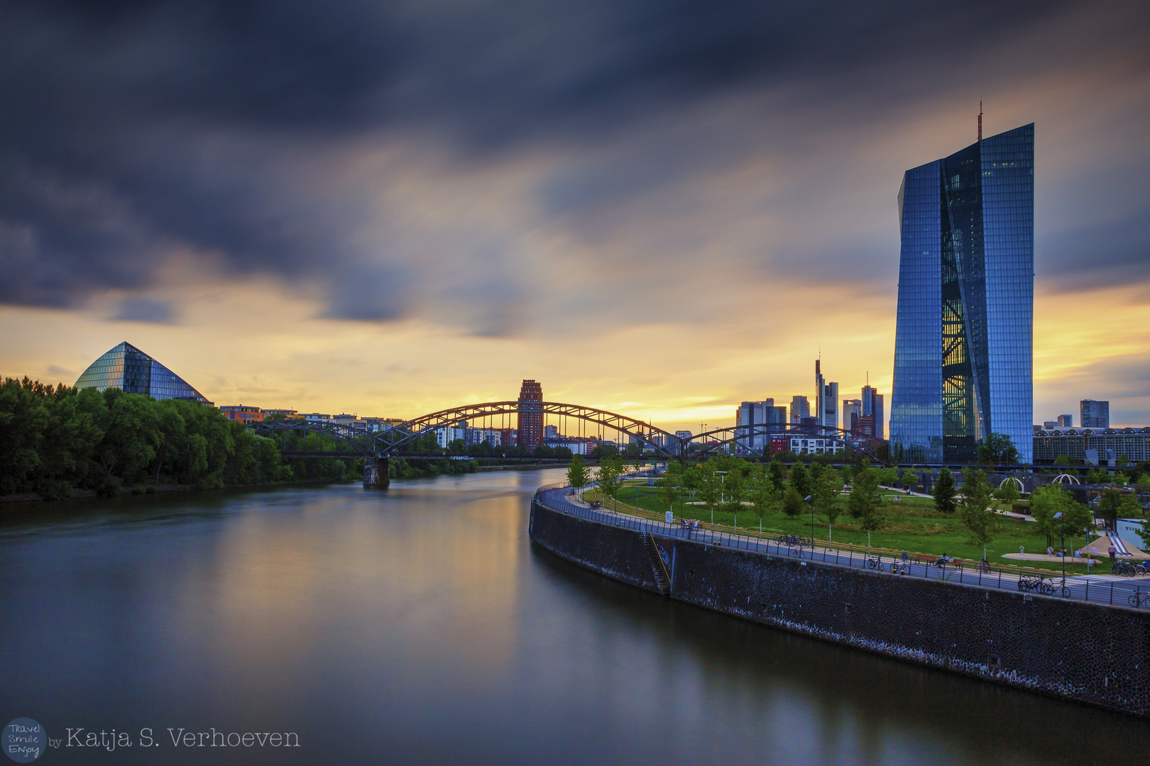 Frankfurt Skyline und EZB