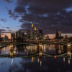 Frankfurt - Skyline von der Flößerbrücke 