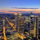 Frankfurt Skyline zur blauen Stunde 1