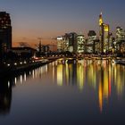 Frankfurt Skyline zur "Blauen Stunde" die 2.