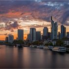 Frankfurt Sonnenuntergang Skyline 2021-01