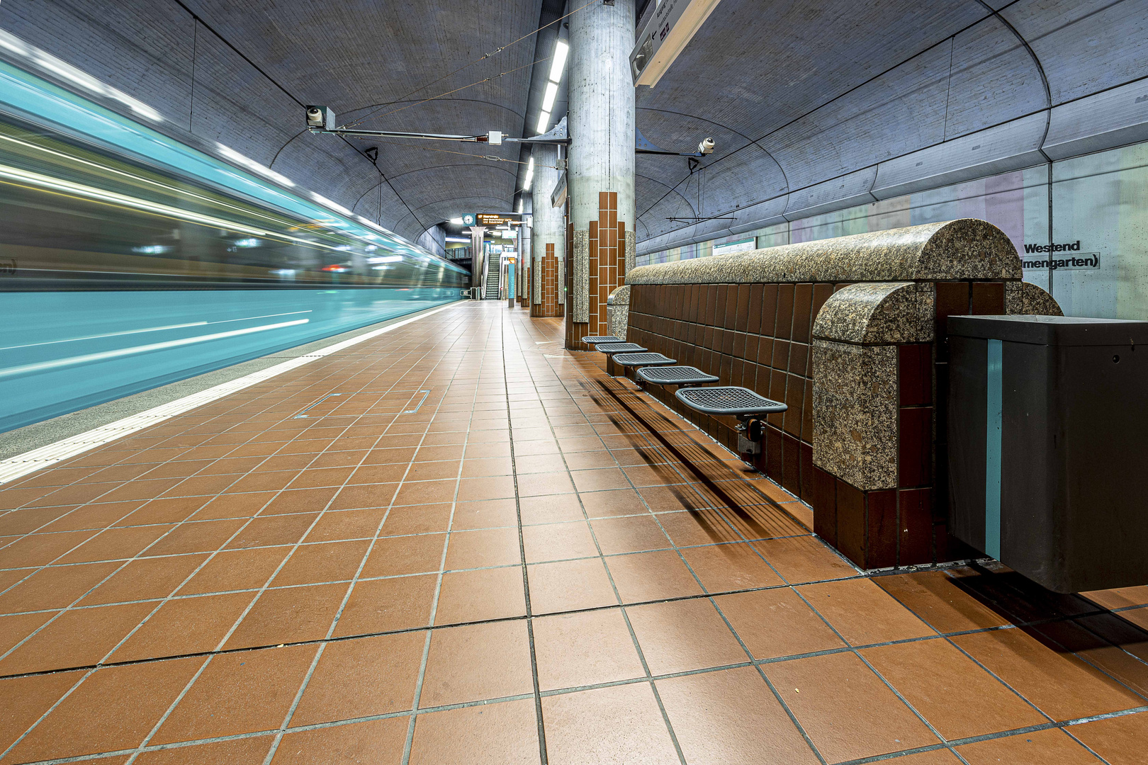 Frankfurt U Bahn & Blaue Stunde_7