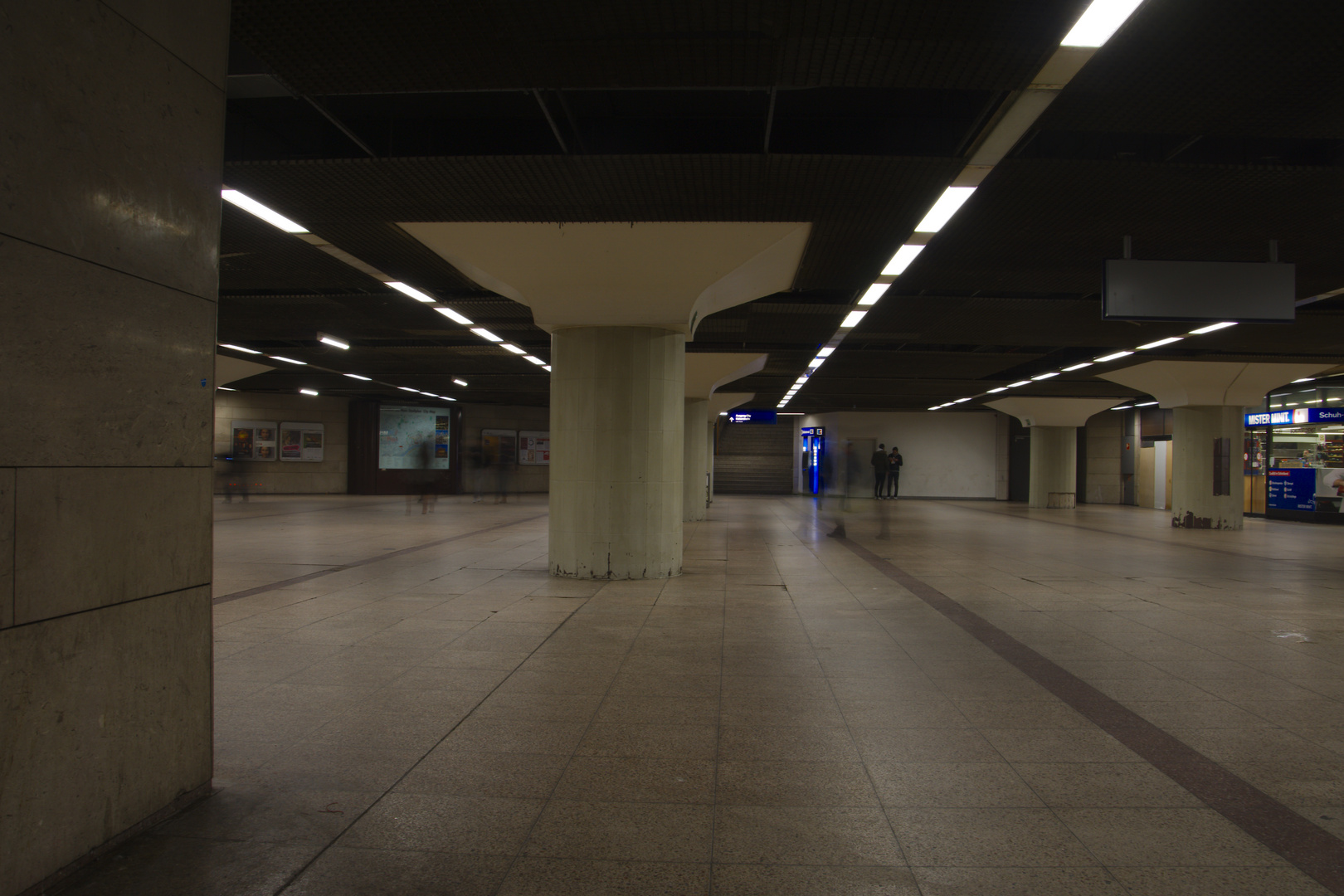 Frankfurt Unterführung Bahnhof 1