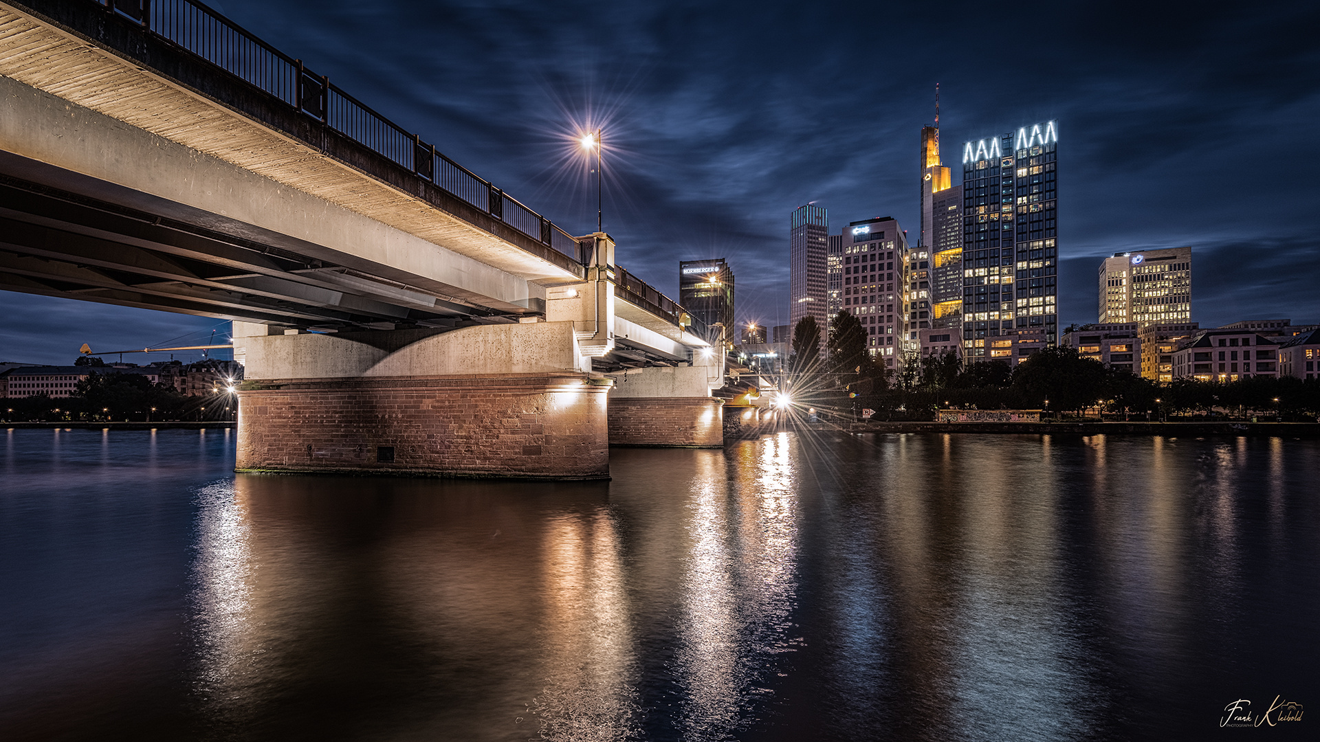 Frankfurt - Untermainbrücke bei Nacht