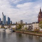 Frankfurt - View from Alte Brücke on Main River, Bahnhofsviertel and Kaiserdom - 01