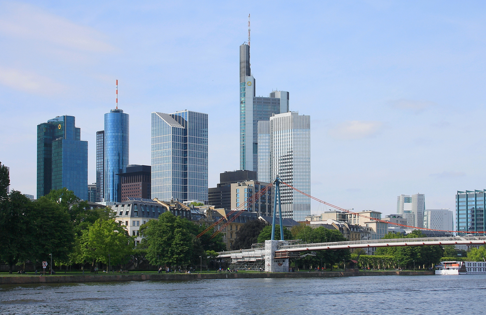 Frankfurt vom Mainufer