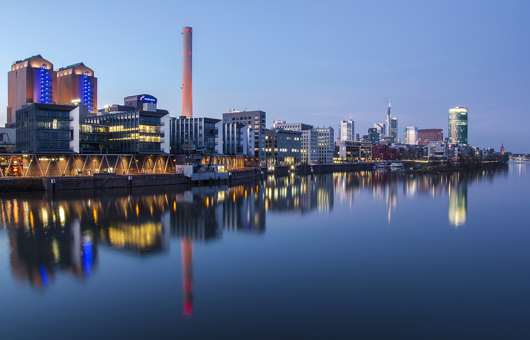 Frankfurt-Westhafen am Abend 2