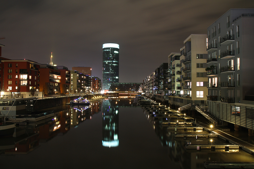 Frankfurt Westhafen bei Nacht