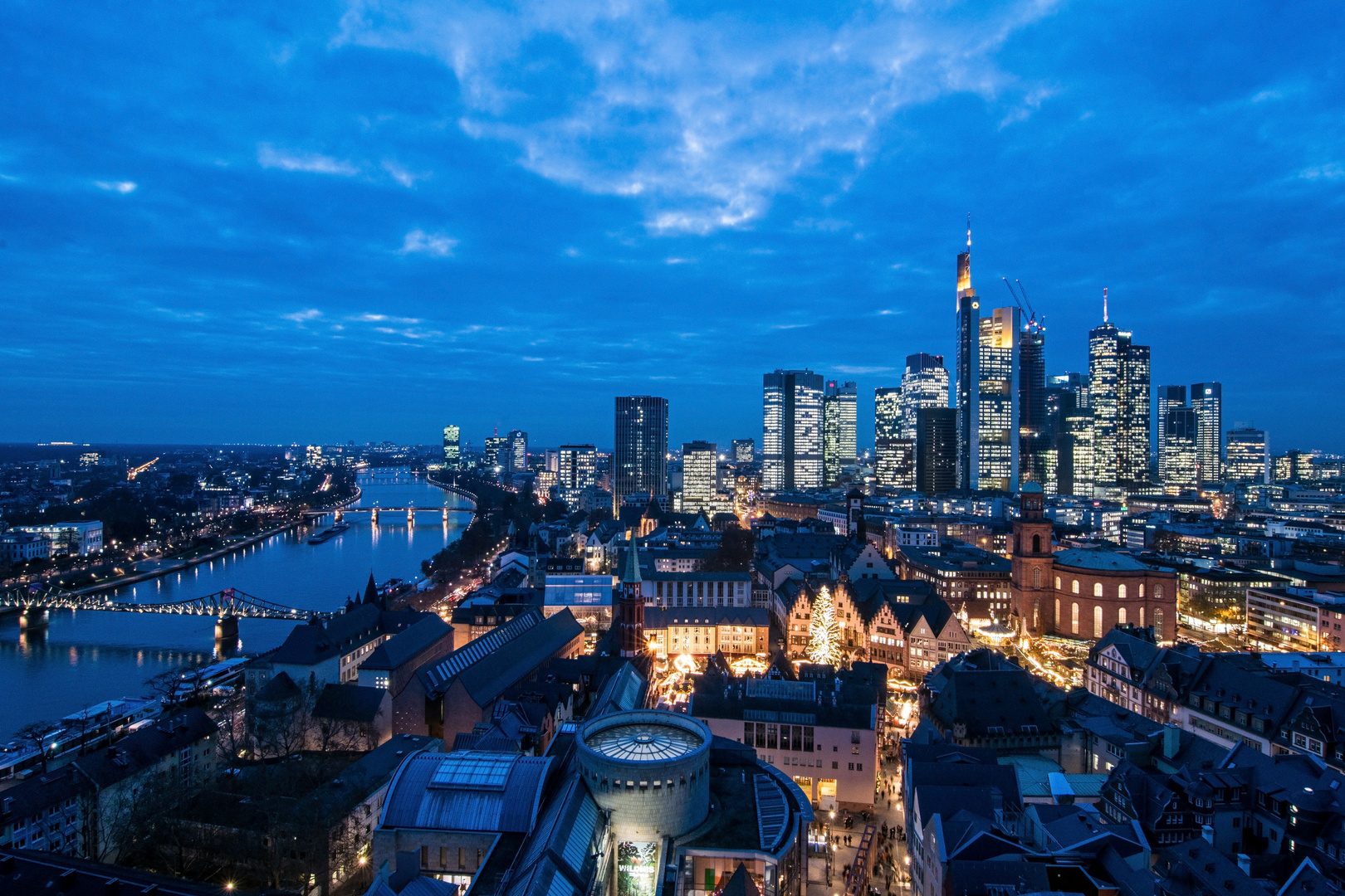 Frankfurt zur blauen Stunde