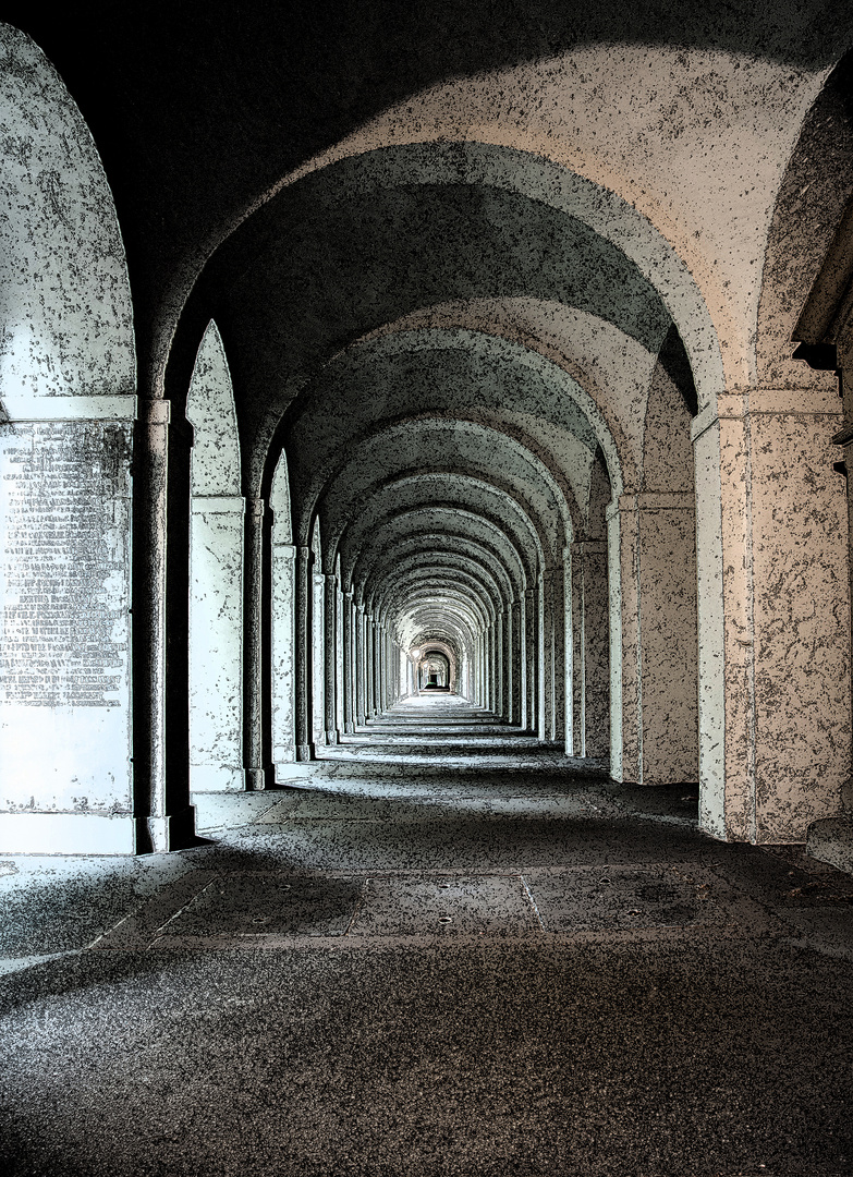 Frankfurter Impressionen - Hauptfriedhof - Gruftenhalle