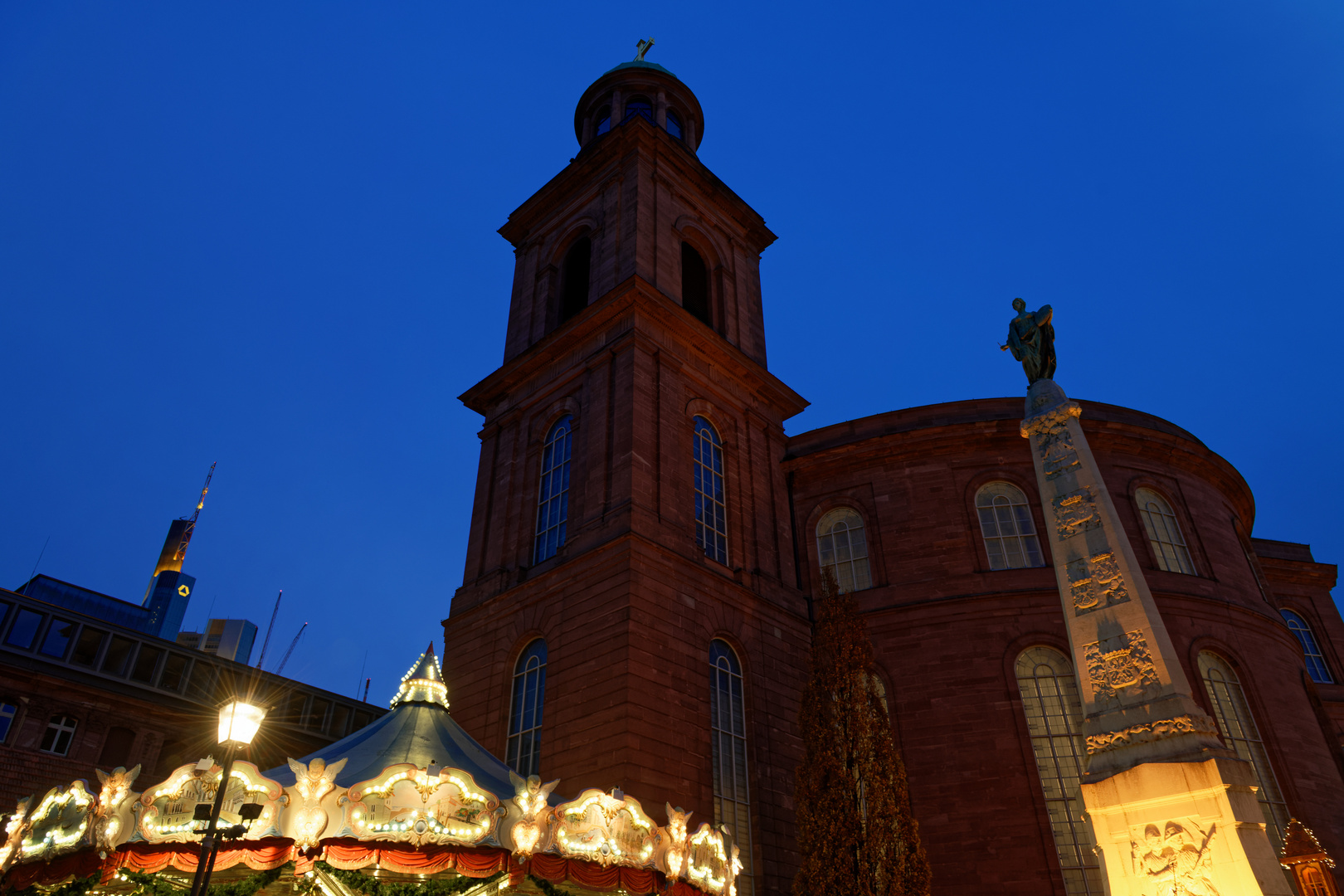 Frankfurter Paulskirche und das Denkmal der Deutschen Revolution