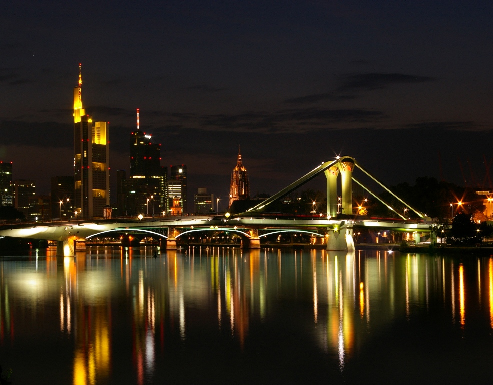 FRANKFURTER SKYLINE