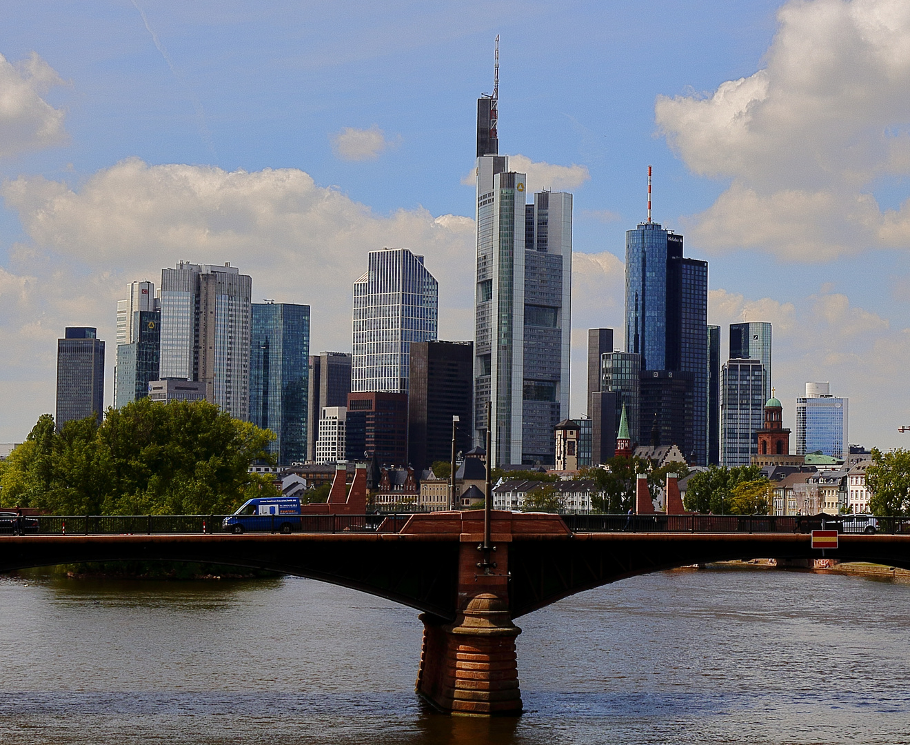 Frankfurter Skyline Foto &amp; Bild | architektur, stadtlandschaft ...