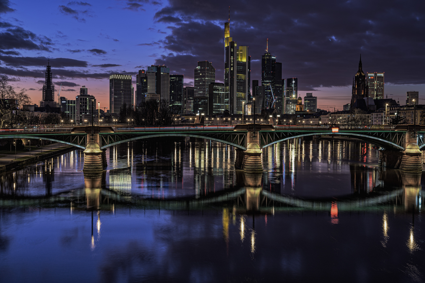 Frankfurter Skyline 50mm