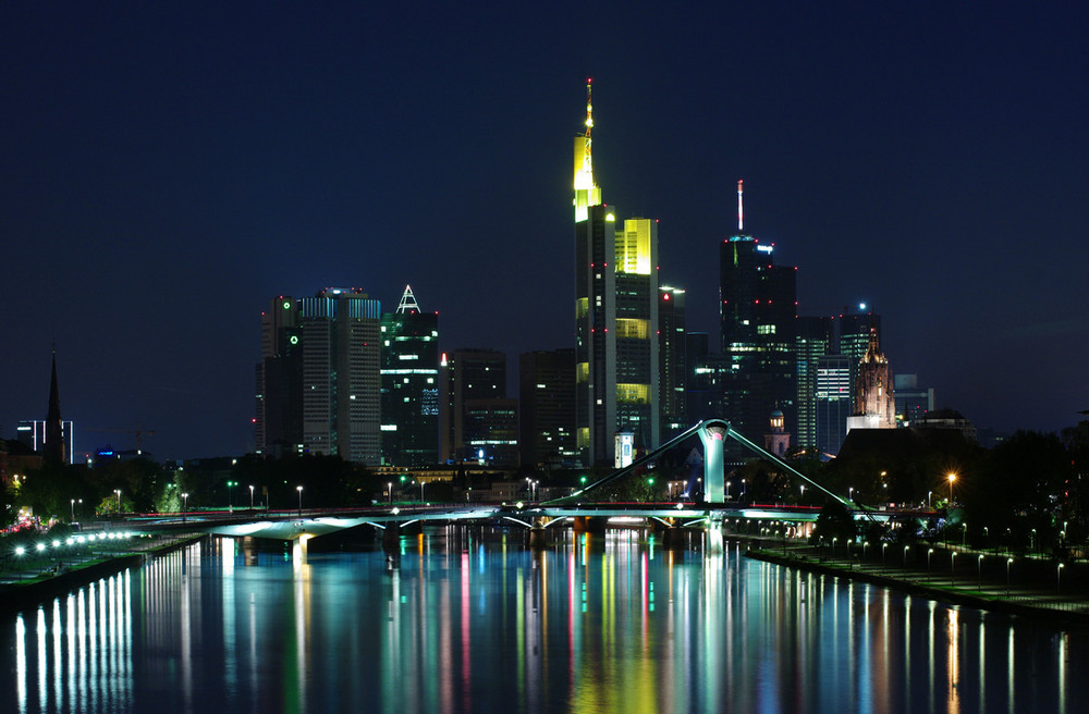 Frankfurter Skyline bei Nacht