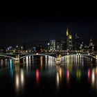 Frankfurter Skyline bei Nacht