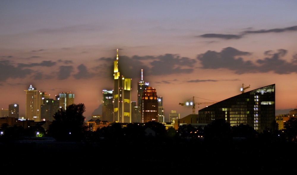 Frankfurter Skyline bei Nacht