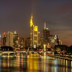 Frankfurter Skyline bei Nacht