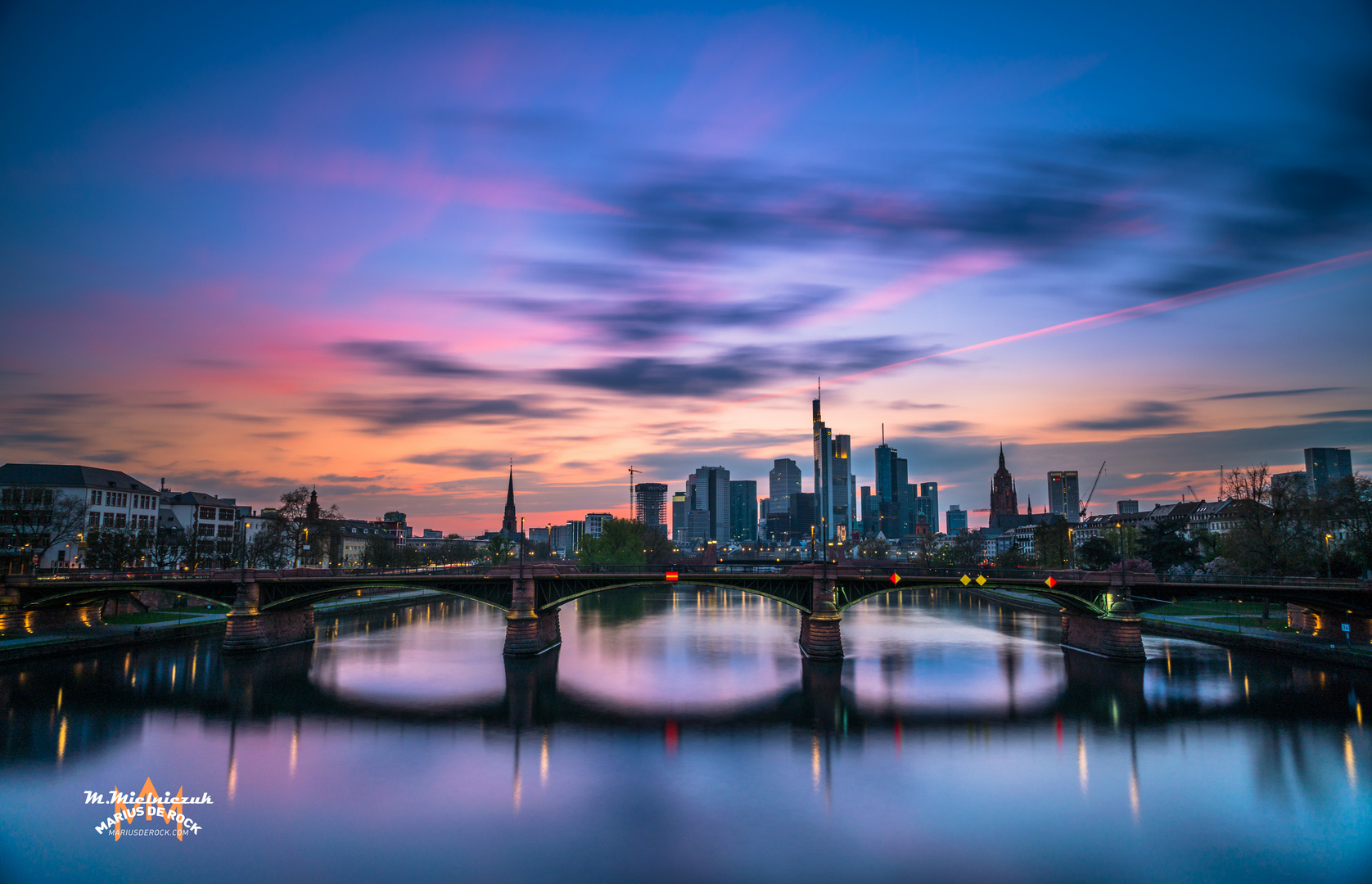 Frankfurter Skyline Foto & Bild | photography, sonnenuntergang, outdoor