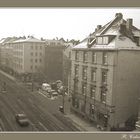 Frankfurter Tristess am frühen Morgen, im Winter, bei Gegenlicht, beobachtet aus luftiger Höhe...