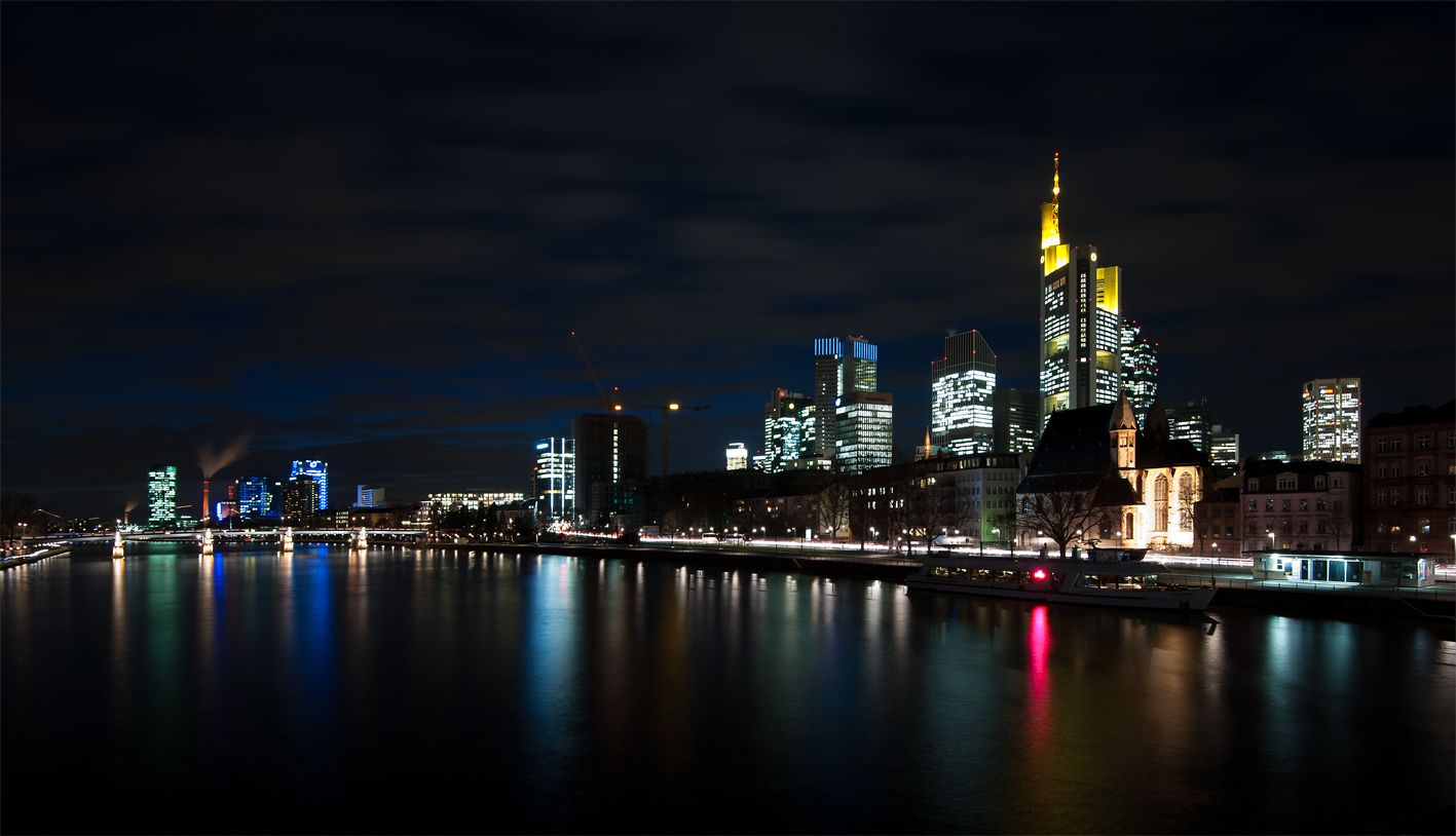 Frankfurt/Main - Blaue Stunde III (Skyline)