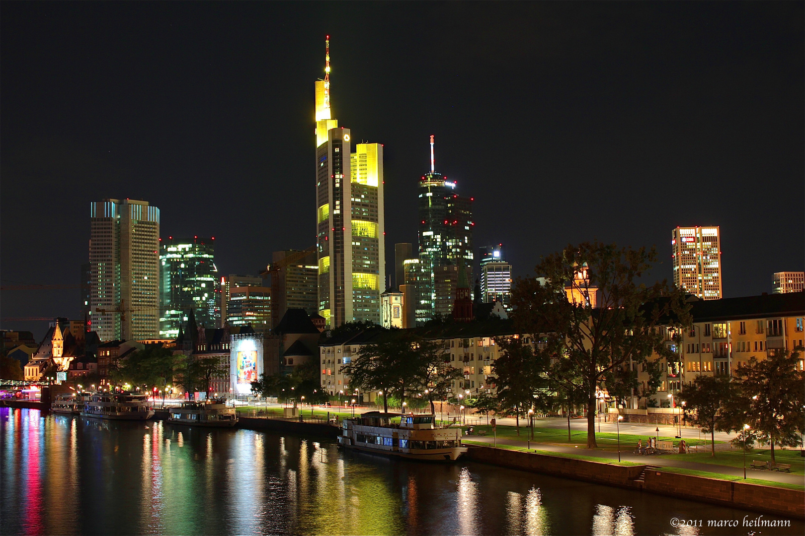 Frankfurt@Night (Mainufer)