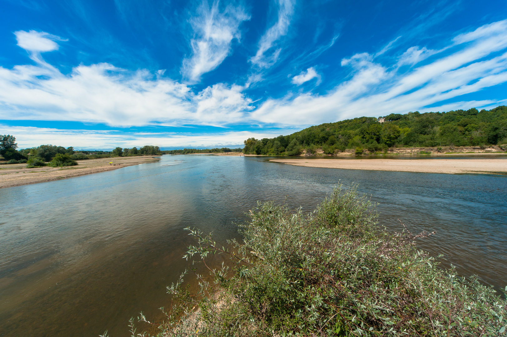 Frankreich 2017: Loire, Mündung der Allier (links) in die Loire bei Nevers