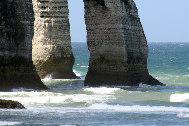 Frankreich: Etretat - ein Elefant geht ins Wasser