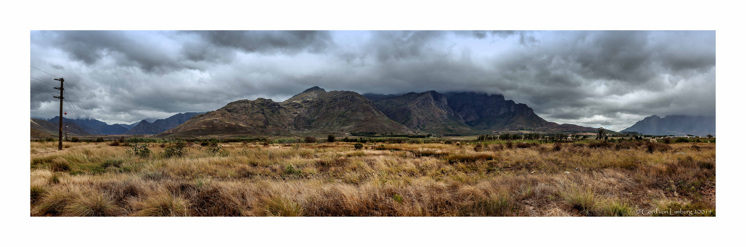 Franschhoek mountain in clouds