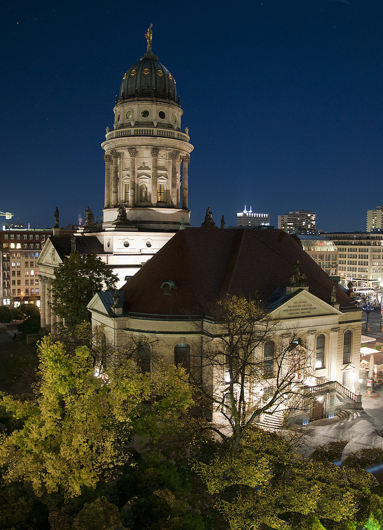 Franz. Friedrichstadtkirche bei Nacht