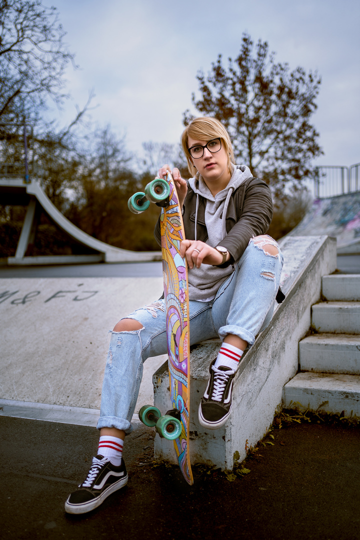 Franzi mit Longboard