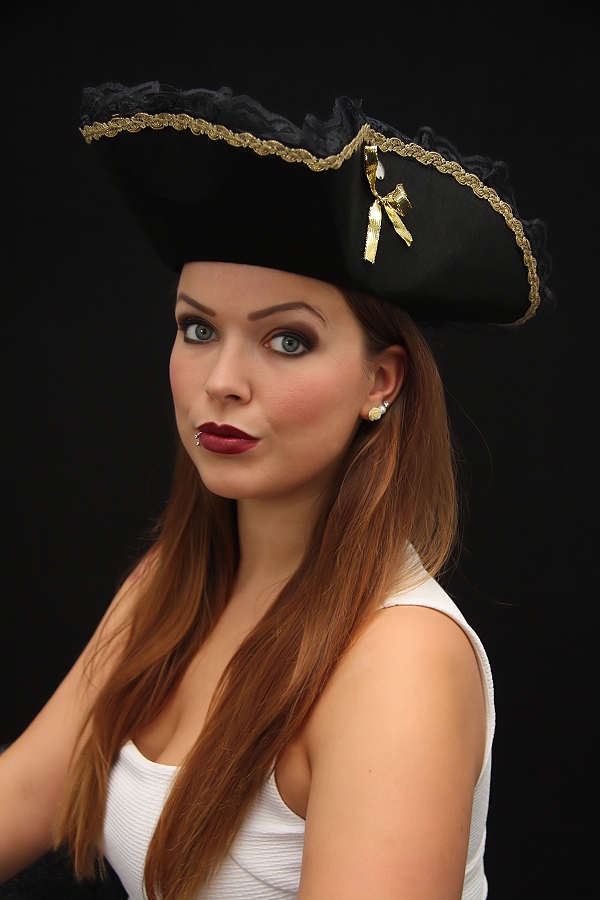 Franziska 241090...20 als Piratenfrau